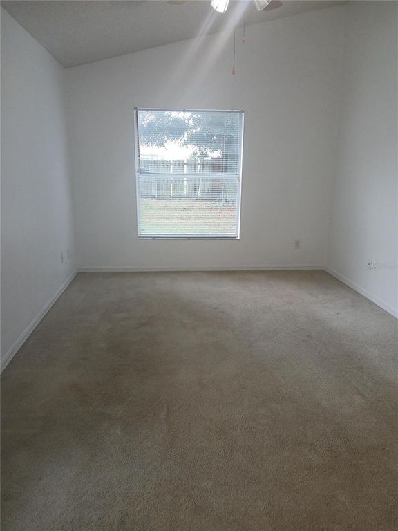 Image 10 of property listing at 2323 LAUREL PINE LANE, Orlando, FL 32837