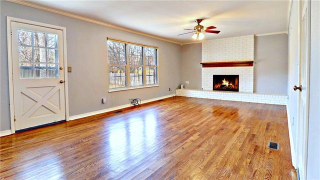 2691 N Stanton Avenue, Fayetteville, AR 72703