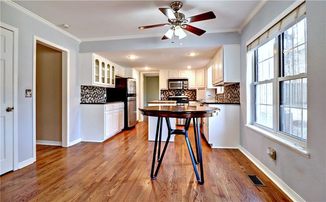 2691 N Stanton Avenue, Fayetteville, AR 72703