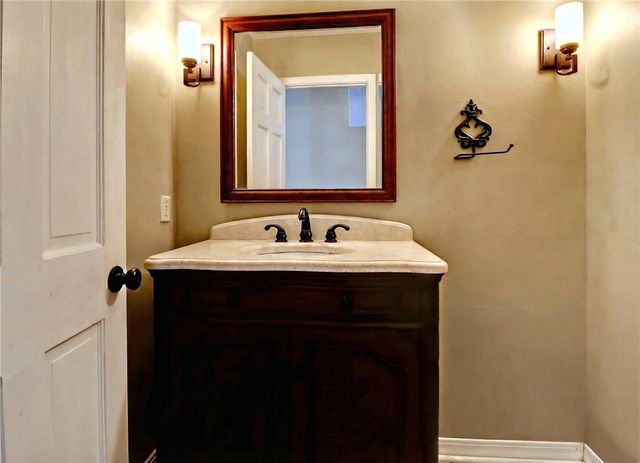 2691 N Stanton Avenue, Fayetteville, AR 72703