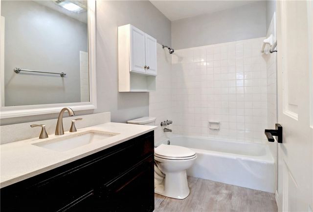 2691 N Stanton Avenue, Fayetteville, AR 72703