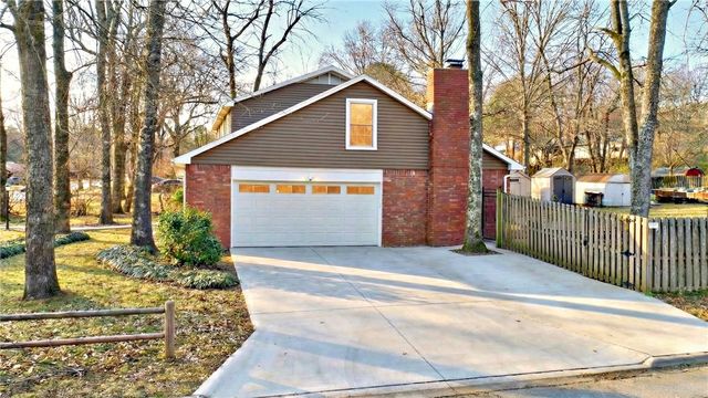 2691 N Stanton Avenue, Fayetteville, AR 72703