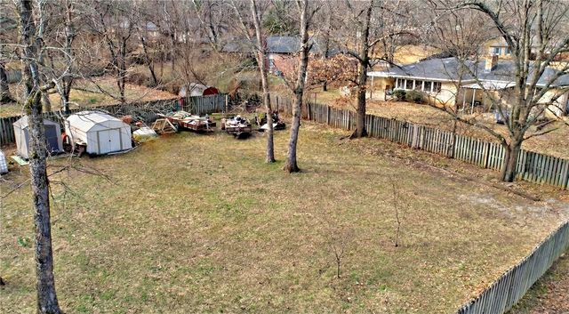 2691 N Stanton Avenue, Fayetteville, AR 72703