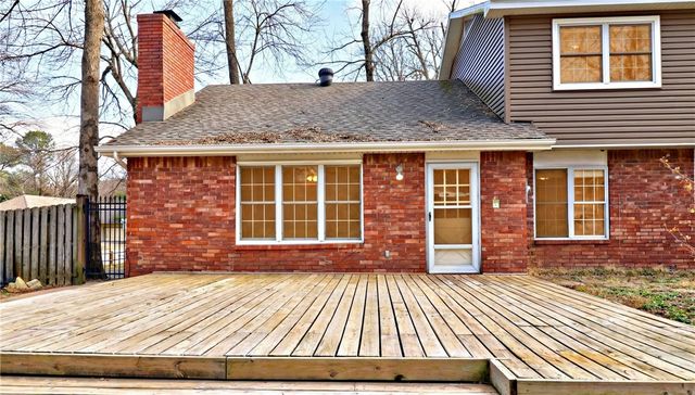 2691 N Stanton Avenue, Fayetteville, AR 72703