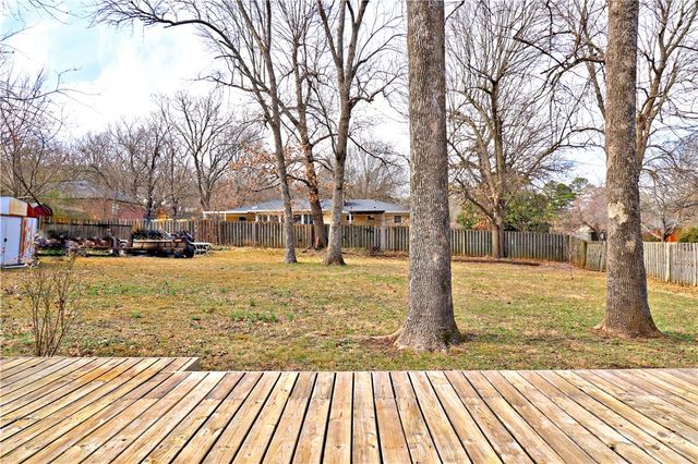 2691 N Stanton Avenue, Fayetteville, AR 72703