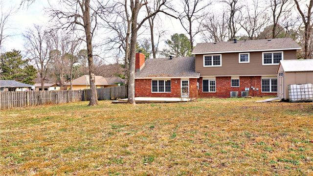 2691 N Stanton Avenue, Fayetteville, AR 72703