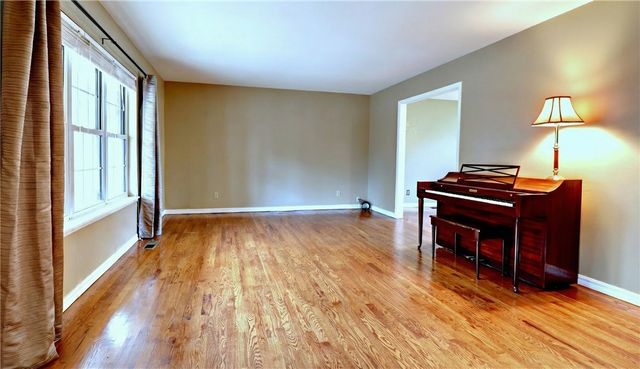 2691 N Stanton Avenue, Fayetteville, AR 72703