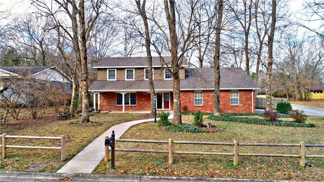 2691 N Stanton Avenue, Fayetteville, AR 72703