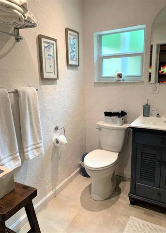 918 Upland Road 2, West Palm Beach, FL 33401