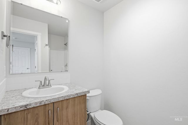 1751 Gyrfalcon St, Middleton, ID 83644