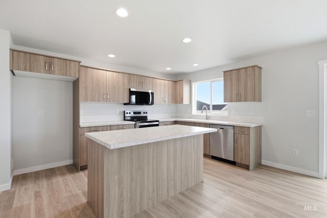 1751 Gyrfalcon St, Middleton, ID 83644