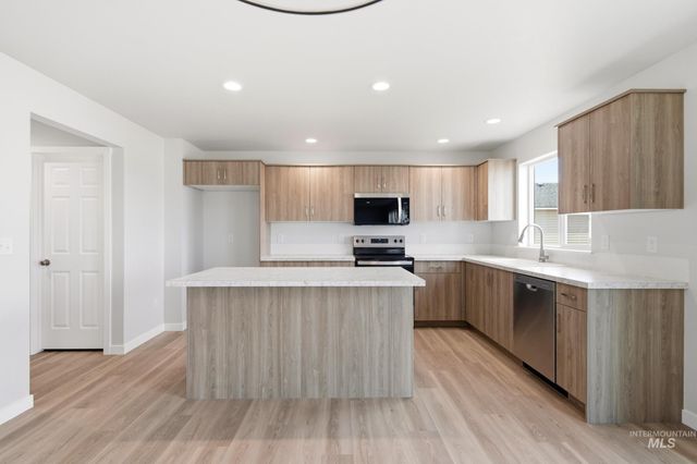 1751 Gyrfalcon St, Middleton, ID 83644