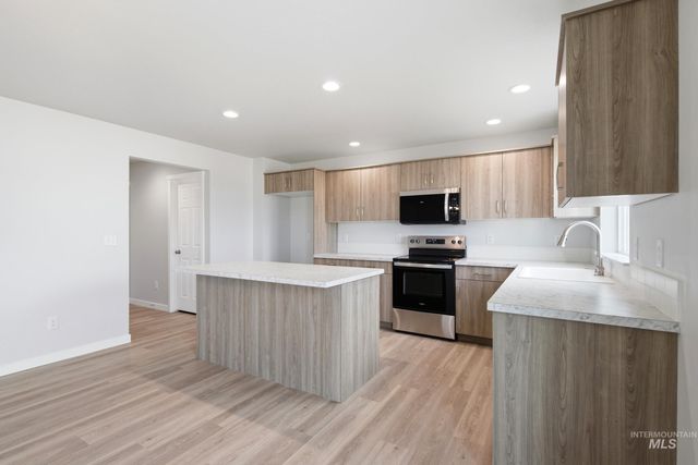 1751 Gyrfalcon St, Middleton, ID 83644
