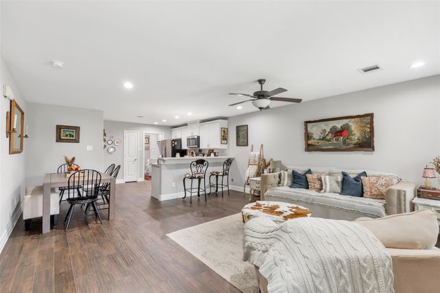 4805 Indian Trail, Baytown, TX 77521