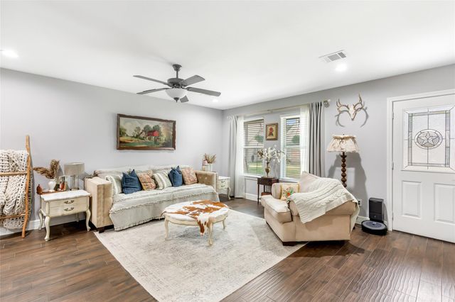 4805 Indian Trail, Baytown, TX 77521