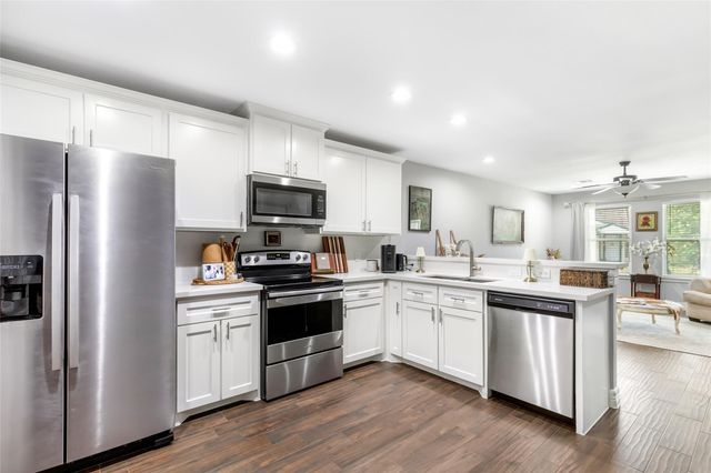 4805 Indian Trail, Baytown, TX 77521