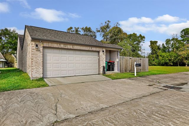 4805 Indian Trail, Baytown, TX 77521