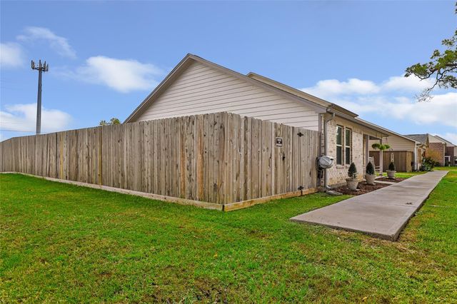 4805 Indian Trail, Baytown, TX 77521