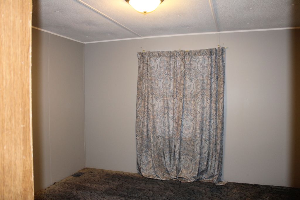 Image 14 of property listing at 406 W Kirkwood Street, Odin, IL 62870