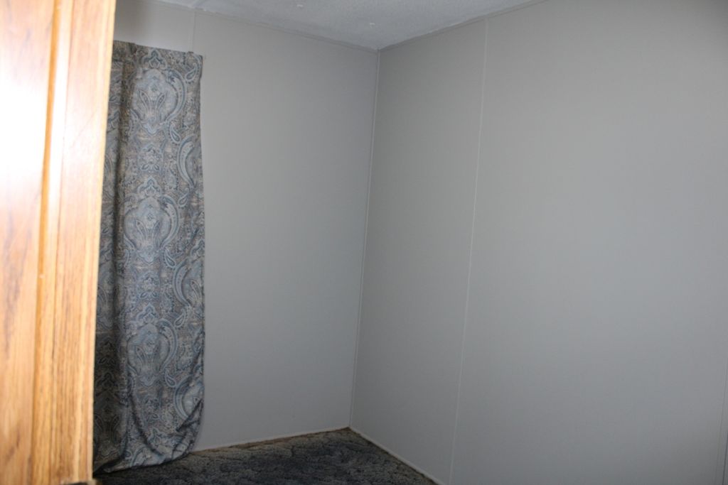 Image 17 of property listing at 406 W Kirkwood Street, Odin, IL 62870