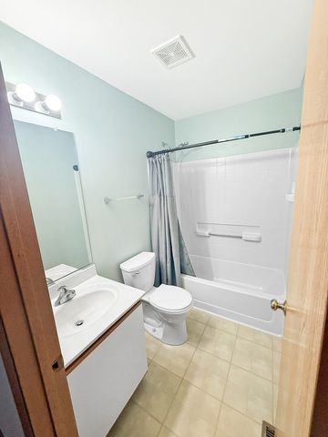 1533 Keystone Court, Elgin, IL 60120