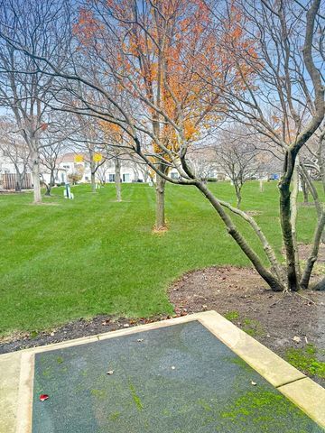 1533 Keystone Court, Elgin, IL 60120