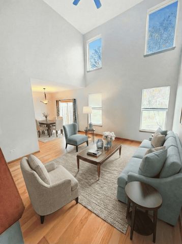 1533 Keystone Court, Elgin, IL 60120