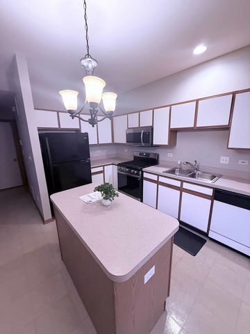 1533 Keystone Court, Elgin, IL 60120