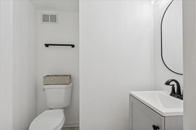 780 Symphony Drive 780, Aurora, IL 60504