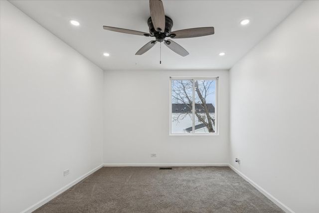 780 Symphony Drive 780, Aurora, IL 60504