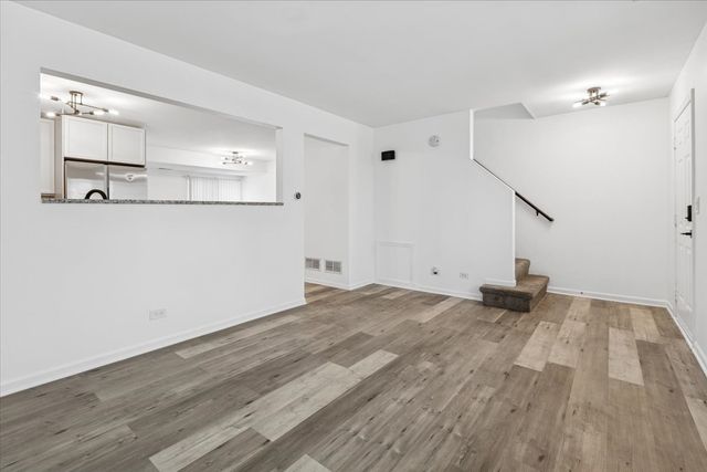 780 Symphony Drive 780, Aurora, IL 60504