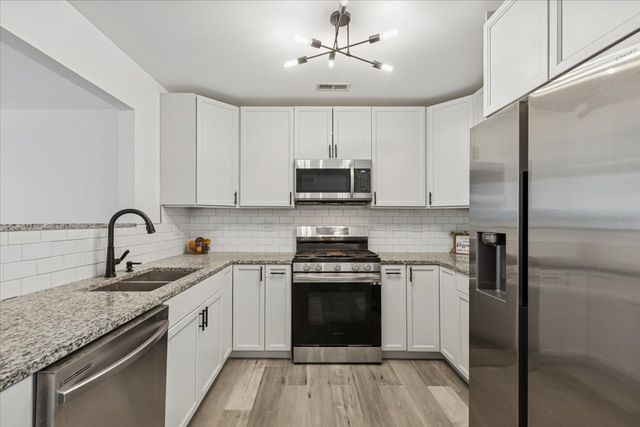 780 Symphony Drive 780, Aurora, IL 60504