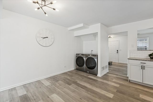 780 Symphony Drive 780, Aurora, IL 60504