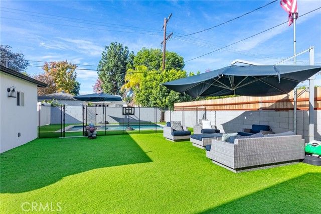 5629 Natick, Sherman Oaks, CA 91411