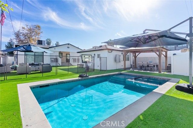 5629 Natick, Sherman Oaks, CA 91411