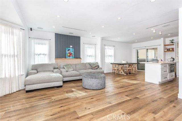 5629 Natick, Sherman Oaks, CA 91411