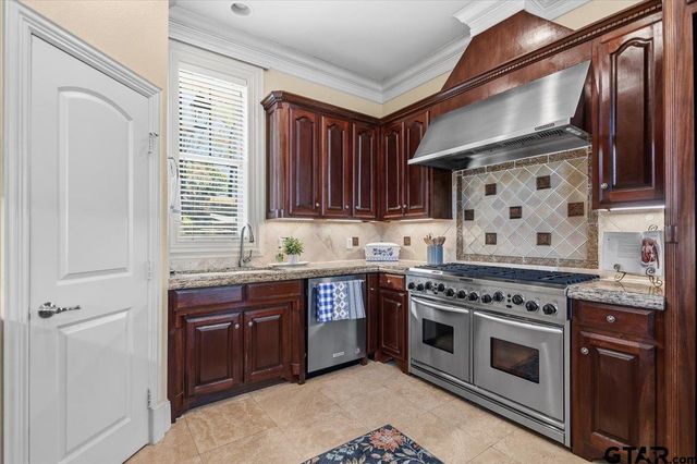 2861 J Cupit Court, Tyler, TX 75709