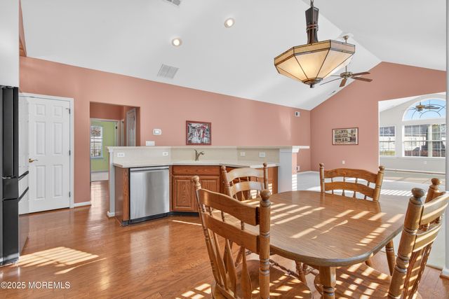 11 Drayton Road, Manchester, NJ 08759