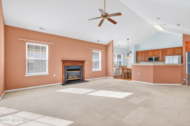 11 Drayton Road, Manchester, NJ 08759