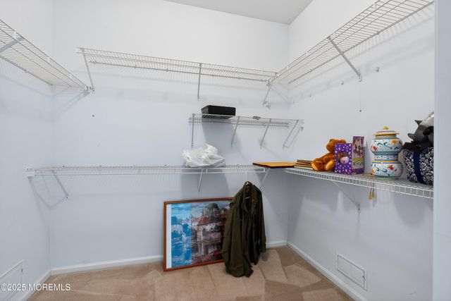 11 Drayton Road, Manchester, NJ 08759