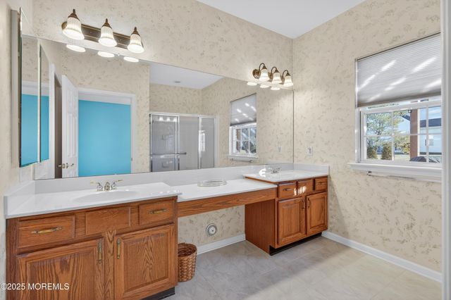 11 Drayton Road, Manchester, NJ 08759