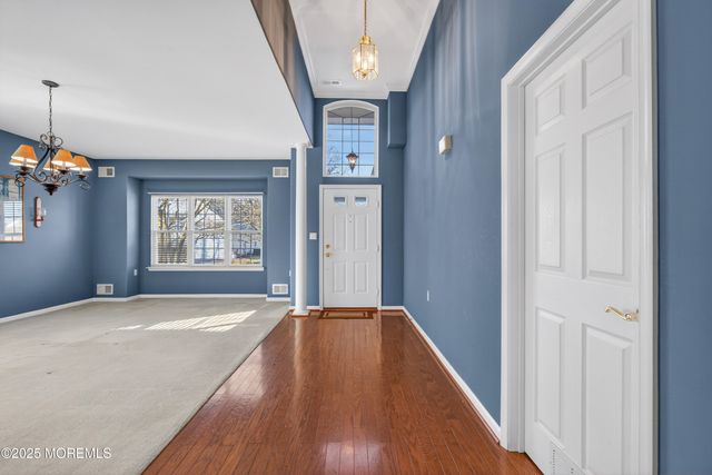 11 Drayton Road, Manchester, NJ 08759