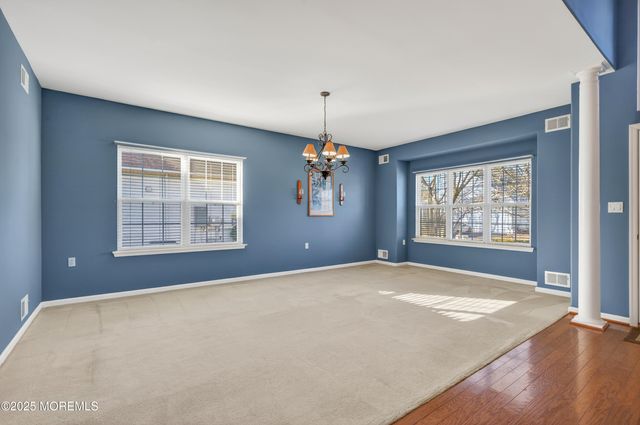 11 Drayton Road, Manchester, NJ 08759