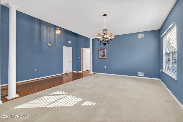 11 Drayton Road, Manchester, NJ 08759