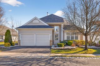 11 Drayton Road, Manchester, NJ 08759