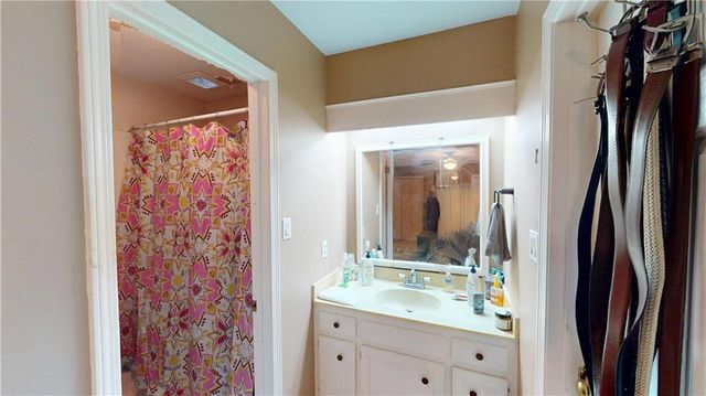 6012 Sussex Drive, Mobile, AL 36608