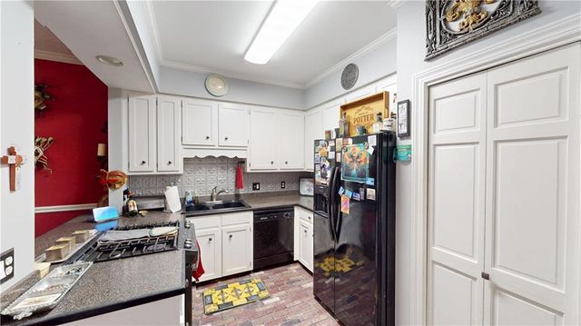 6012 Sussex Drive, Mobile, AL 36608