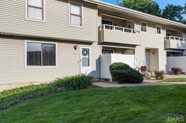 613 Summer Winds Lane B, St Peters, MO 63376
