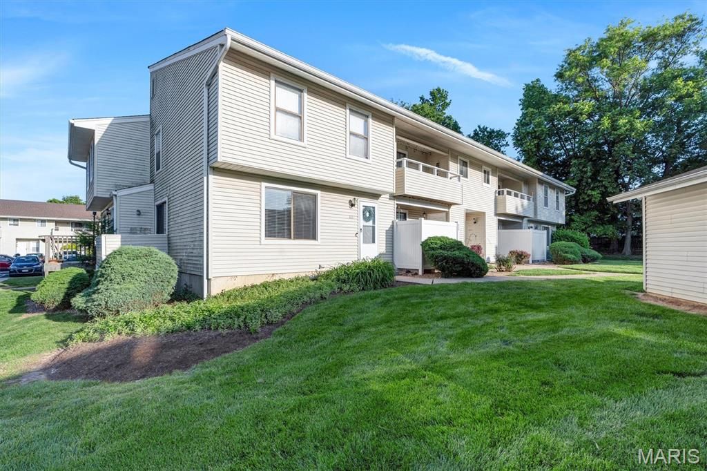 613 Summer Winds Lane B, St Peters, MO 63376