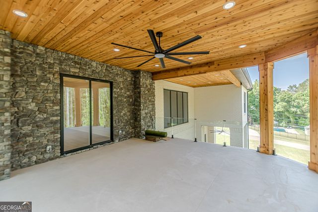 85 Brookview Place, Oxford, GA 30054